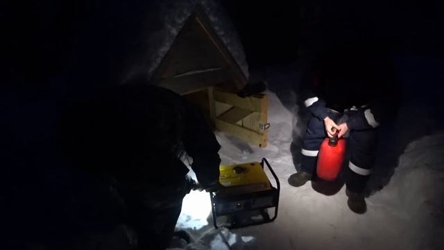 ПОСТРОИЛИ ИЗБУ С БАНЕЙ В ТАЙГЕ. Приезжаем Отдыхать. С НОВЫМ ГОДОМ! смотреть онлайн