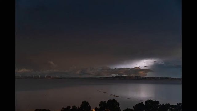 Incredible Lightning Storm Over Lake George, NSW, Australia смотреть онлайн