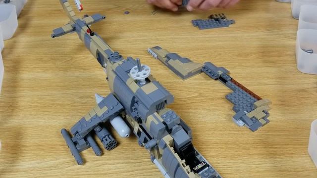Brickmania Mi-24P Hind F - Russian Attack Helicopter, Speed Build, Review