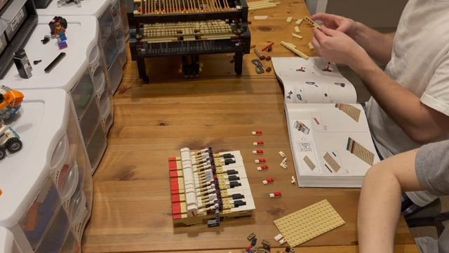 Building the LEGO Ideas Grand Piano смотреть онлайн