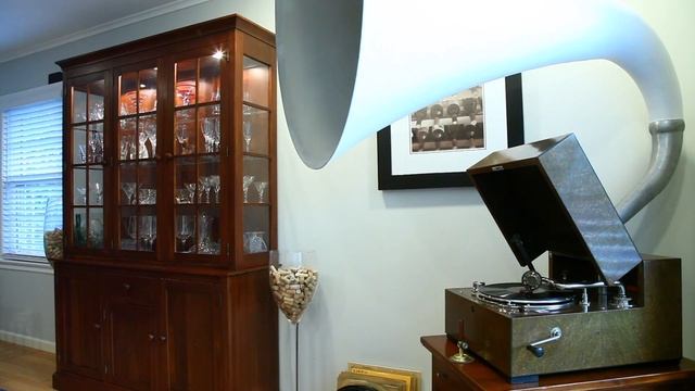 Largo al factotum • Lawrence Tibbett (EMG Mark Xb Oversize Gramophone) смотреть онлайн