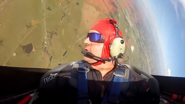 Brett Red Bull Stunt Flight смотреть онлайн