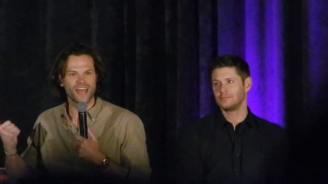 Jared and Jensen Panel (pt2) SPNHous смотреть онлайн