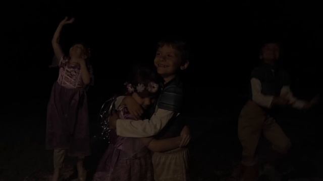TANGLED "I See The Light" Real Life Rapunzel and Flynn Rider -- Miriam (5) and Martin (7) смотреть онлайн