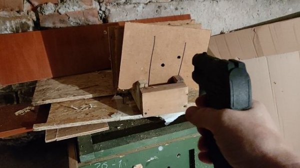 Аэрозольный пистолет Пионер против ДВП ( светошумовой патрон)