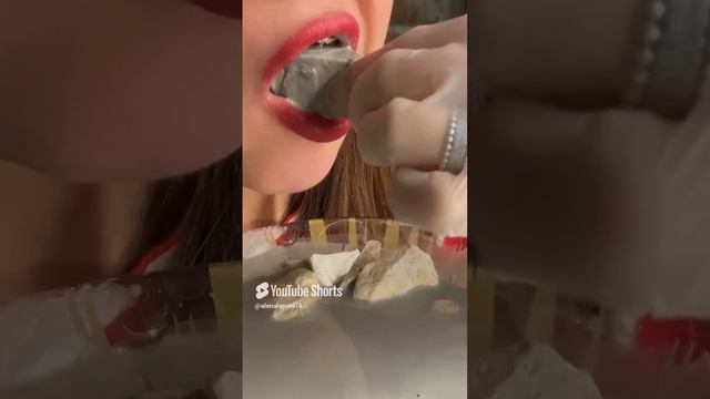 ASMR crunch of wet chalk_ Воздушный пиленный +голубая Узбечка😋 #asmr #crunchysounds #asmrsounds (1) смотреть онлайн