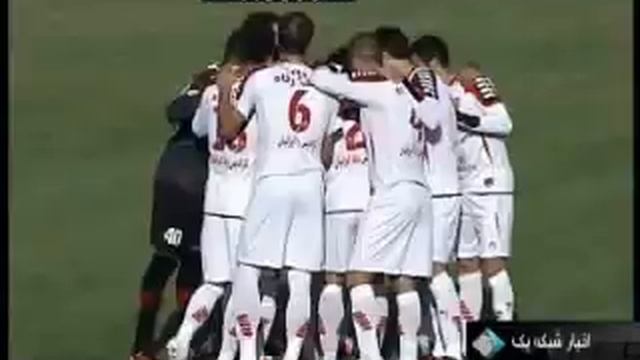 Angry Persepolis footballer broke glasses after being insulted by supporters of his previous team смотреть онлайн