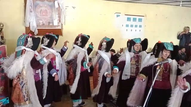 at karsha manay tungchur last day ......... culture dance nachung ma tsokfaa karsha 😊 смотреть онлайн