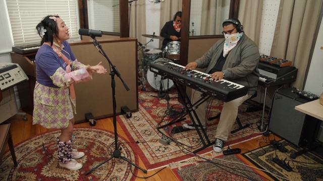 MUNGMUNG - Prince Charming (Live from Happy) смотреть онлайн
