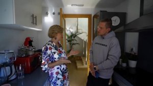 Двухуровневая съемная квартира / Бюджетный и стильный дизайн / Батарея в душе / Рум Тур