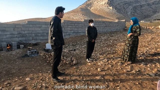 Humanity and kindness in helping a blind woman by the Peren Help channel. смотреть онлайн