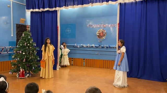 «В поисках Нового года» смотреть онлайн