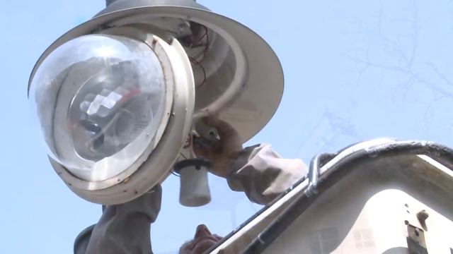 Промена на сијалици на улиците во Карпош смотреть онлайн