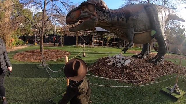 Dino Lab (Dinosaurs at Melbourne Zoo) Giant Animatronic Dinosaurs + Dino Dig смотреть онлайн