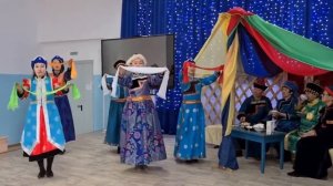 Сагаан hараар! Сагаалганар!