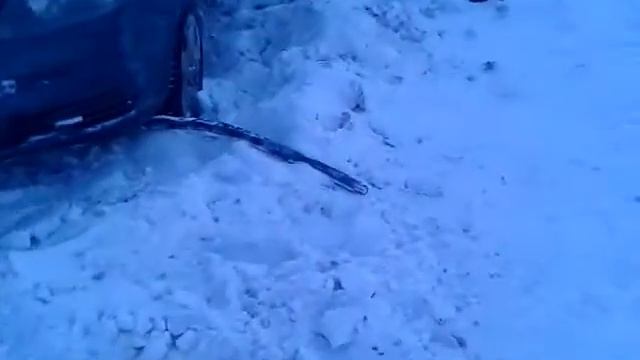 Асбест, вытаскивали машину со снежной обочины. смотреть онлайн