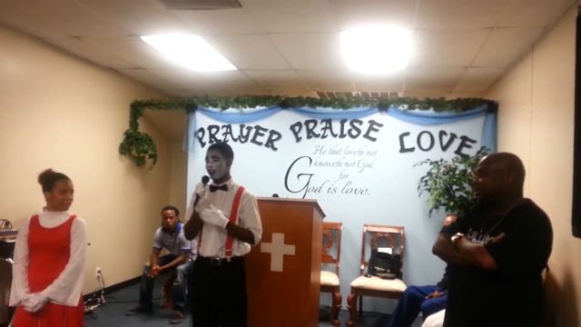 My son ministering to the youth last night @ Praye смотреть онлайн