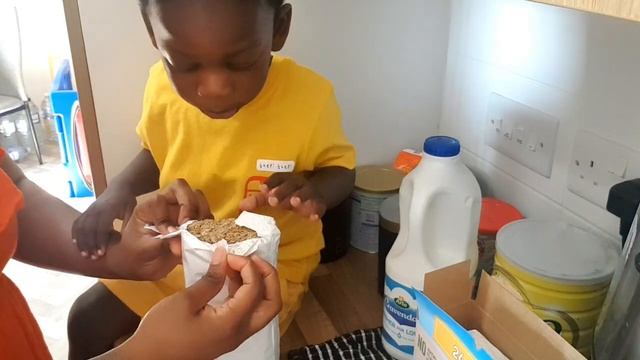 2 Year Old Morning Routine//look what he made for breakfast 🤦🏾♀️ смотреть онлайн