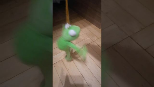 Лягушонок танцует под рекламу озон смотреть онлайн