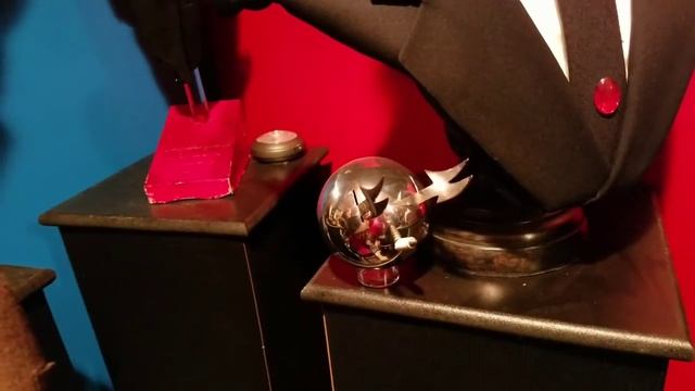 Angus Scrimm as The Tallman - Phantasm bust смотреть онлайн