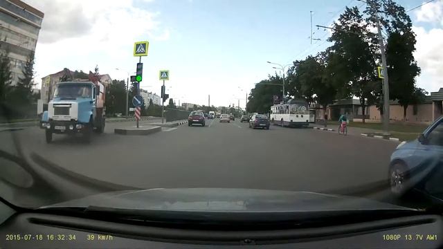 Харьков, пр. Гагарина, красивый проезд смотреть онлайн