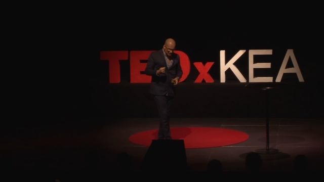 Closed Door = Open Door | Christian Stadil | TEDxKEA смотреть онлайн