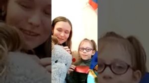 «Лети, лети, лепесток...» Флешмоб к 1 июня, Международному Дню защиты детей.