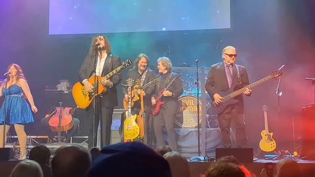 Last Train To London - Evil Woman, American ELO Tribute! смотреть онлайн