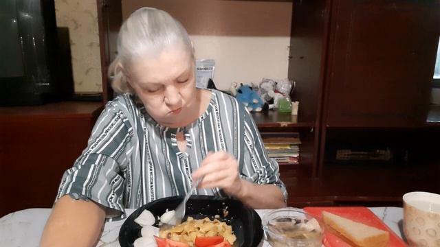 #mukbangtatyanaeats/селедочка с картошечкой / перекусим вместе с Вами друзья смотреть онлайн