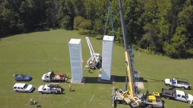 Artist creates miniature replica of Twin Towers as 9/11 tribute in Buena Vista смотреть онлайн
