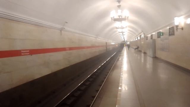 поезда на двух новых метровагонах 81-725.1/726.1/727.1 Балтиец. смотреть онлайн