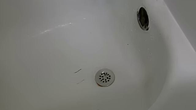 How to Clear a Clogged Bathtub Drain | This Old House смотреть онлайн