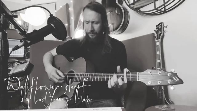 Last Year's Man Performs Wallflower Heart for Feeding Breadsticks смотреть онлайн