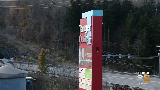 Investigation Continues After Robbery Of Local Jewelry Store смотреть онлайн