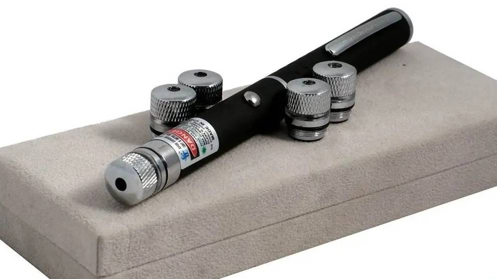 Обзор на лазерную указку Green Laser Pointer. смотреть онлайн
