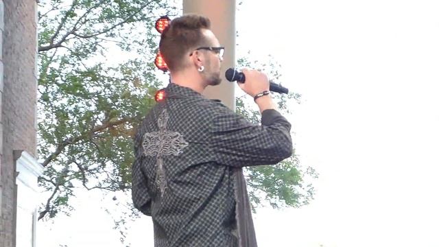 Blood, Sweat & Tears featuring Bo Bice, Got to Get You Into My Life, at Epcot April 17, 2016 смотреть онлайн
