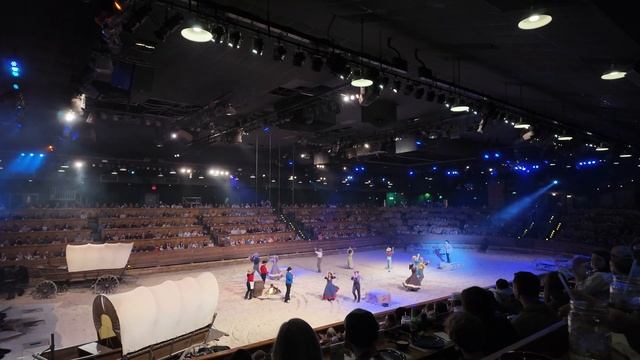 Experience The Spectacular Dolly Parton’s Stampede Show In Pigeon Forge! смотреть онлайн