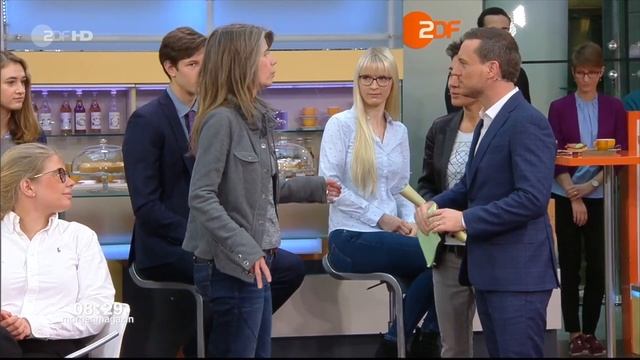 Zwischenfall beim ZDF Morgenmagazin 13.3.2019 - Frau schubst Moderatorin Dunja Hayali weg смотреть онлайн