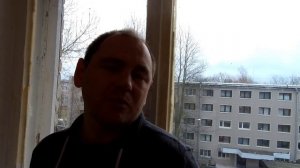 Моя жизнь в общаге. Жду мастера по установке окна, скоро я перестану мерзнуть.