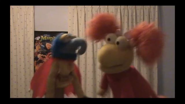 Gonzo and Red sing You Make It Feel Like Christmas смотреть онлайн