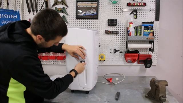 Frigidaire 50 Pint FFAD5033R1 Dehumidifier Unboxing, Setup, and Review смотреть онлайн