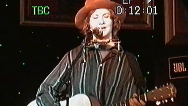 Baby Come Back Home at Famous Daves смотреть онлайн