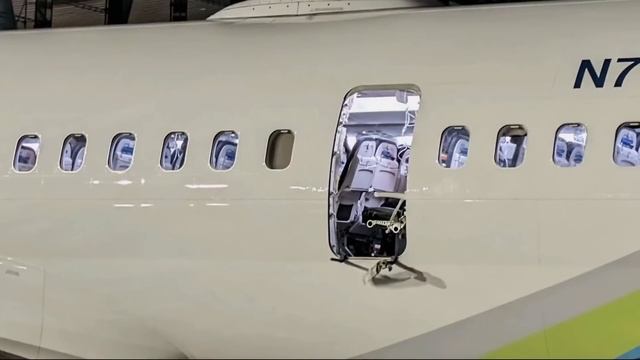 Boeing says security footage of door plug reinstallation has been wiped смотреть онлайн