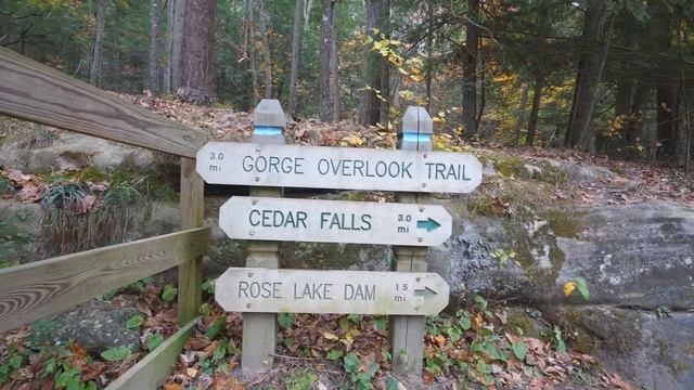 Hocking Hills State Park, Ohio - Fall Foliage Hiking Adventure