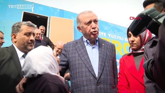 Cumhurbaşkanı Erdoğan ile yaşlı teyze arasında samimi sohbet смотреть онлайн