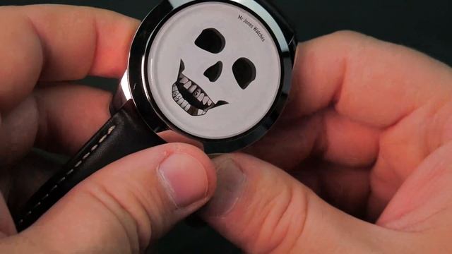 Mr Jones Watches Last Laugh XL Unboxing смотреть онлайн