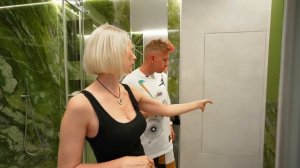 Огромная квартира с ПАНОРАМНЫМИ окнами — РУМ ТУРИСТ