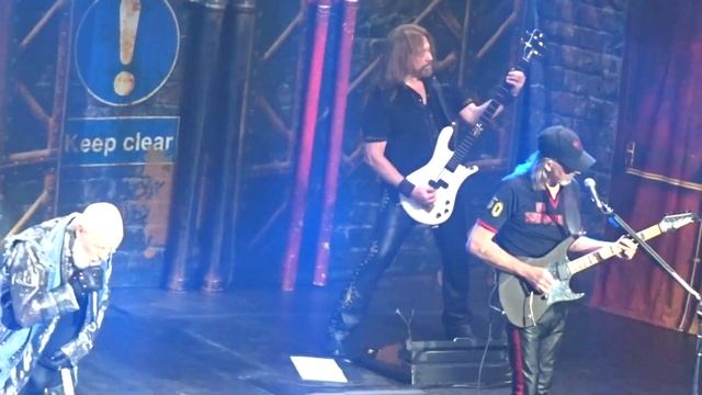 Judas Priest with Glenn Tipton - Living After Midnight - Live @ Shrine Auditorium - March 15, 2022 смотреть онлайн