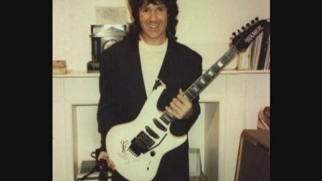 Costa Del Sol (On the last beach) Dedication to Gary Moore смотреть онлайн