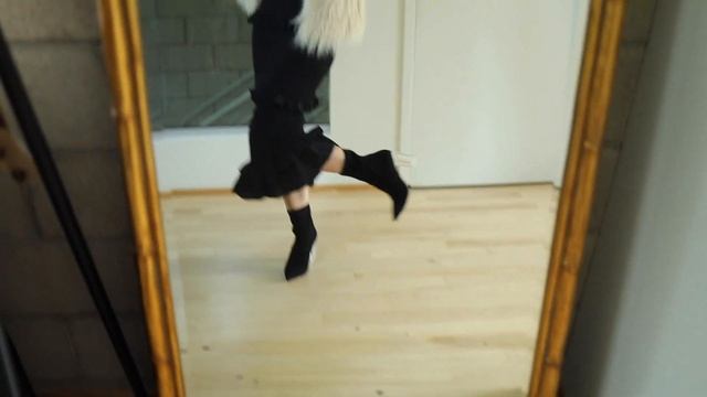 Last-min New Year's Eve Outfit Ideas | NYE Look Book 2020 | Glittery, Sequin, Faux Fur, BLD & More смотреть онлайн
